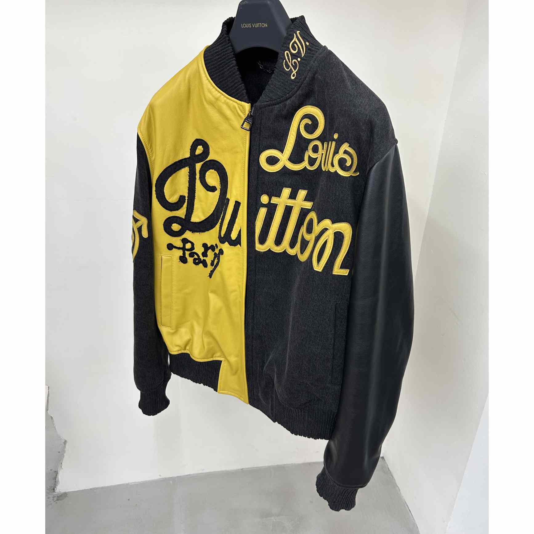 Louis Vuitton Mix Canvas Leather Bomber    1AB987 - EUR FASHION