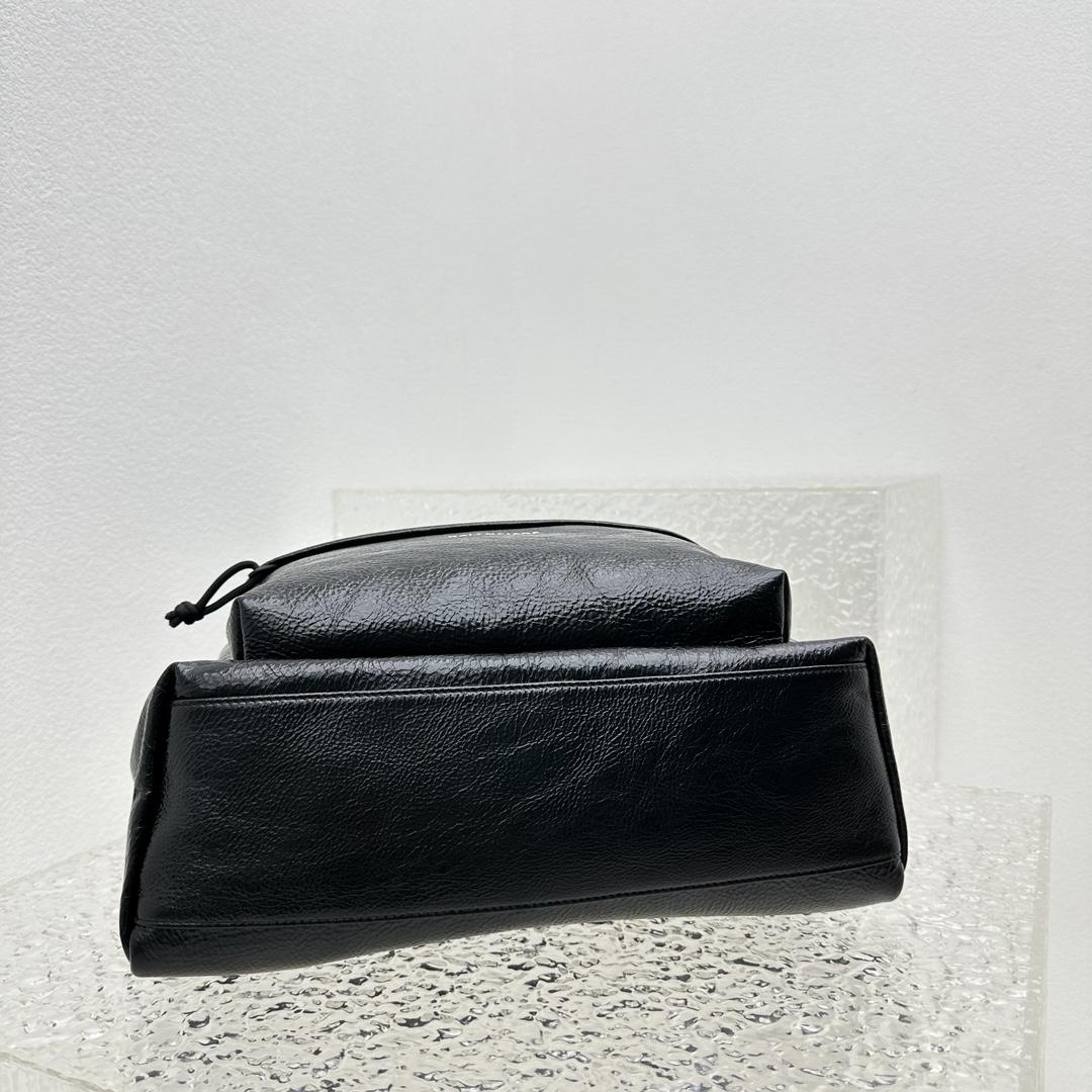 Balenciaga Explorer Backpack In Black (34.8x47x19.8cm) - EUR FASHION