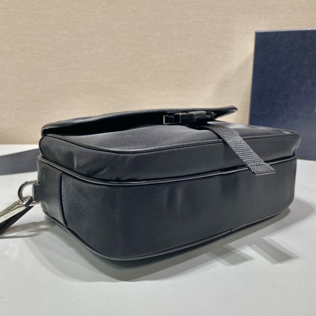 Prada Re-Nylon Saffiano Leather Shoulder Bag ( 22-16-5cm) - EUR FASHION