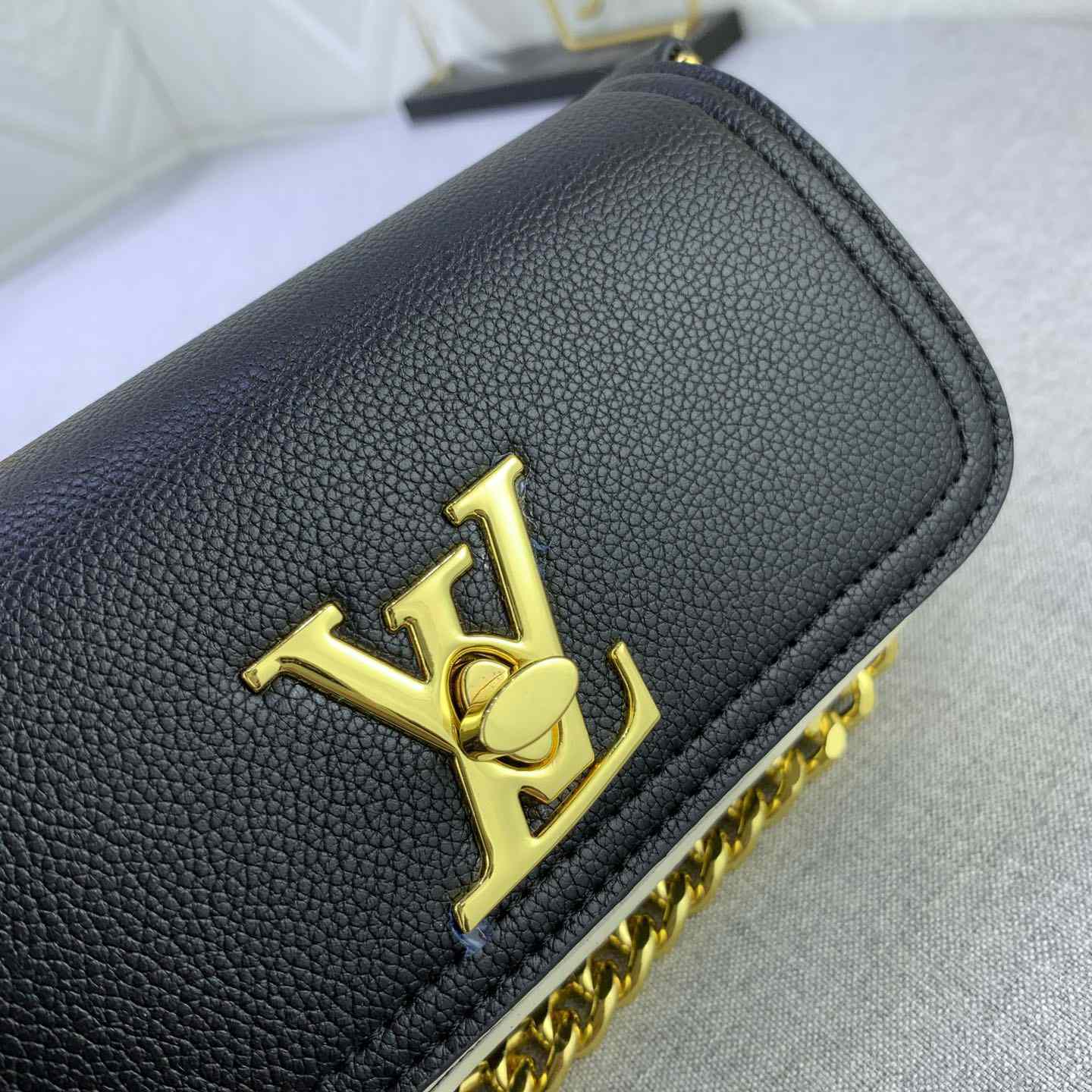 Louis Vuitton Lockme Tender Pochette (18-9-4cm)    M81560 - EUR FASHION