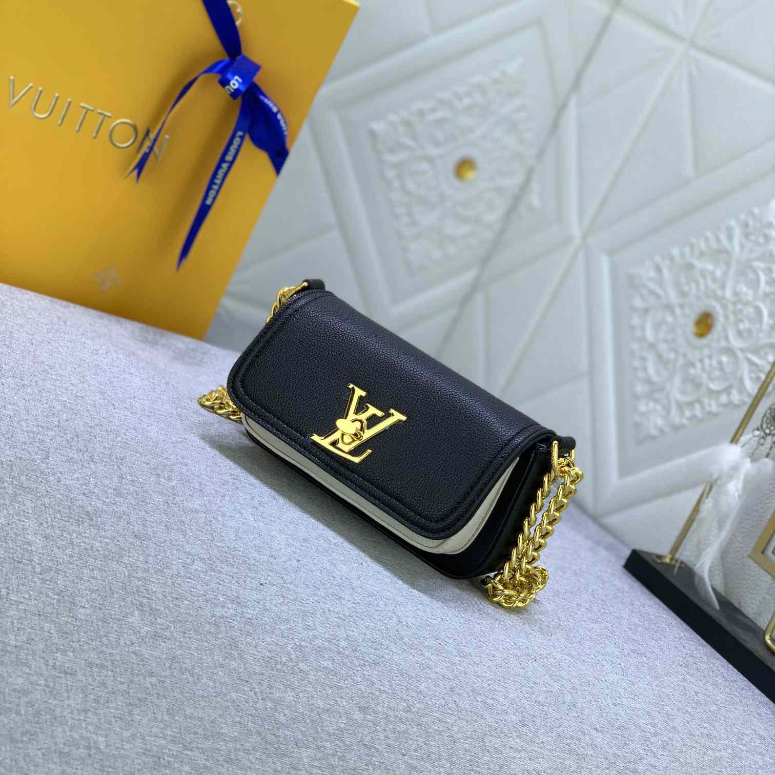 Louis Vuitton Lockme Tender Pochette (18-9-4cm)    M81560 - EUR FASHION