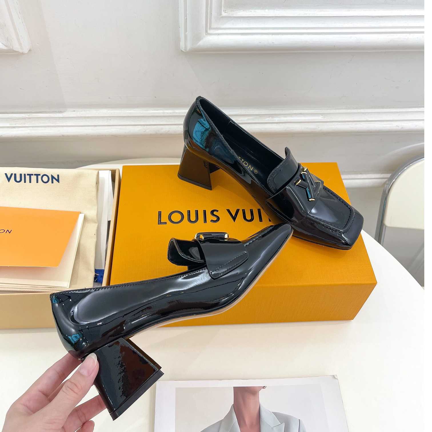 Louis Vuitton Shake Loafer   1ABTL2 - EUR FASHION
