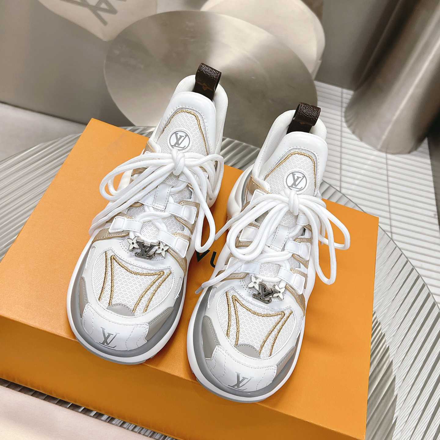 Louis Vuitton LV Archlight Sneaker      1AAVXW - EUR FASHION