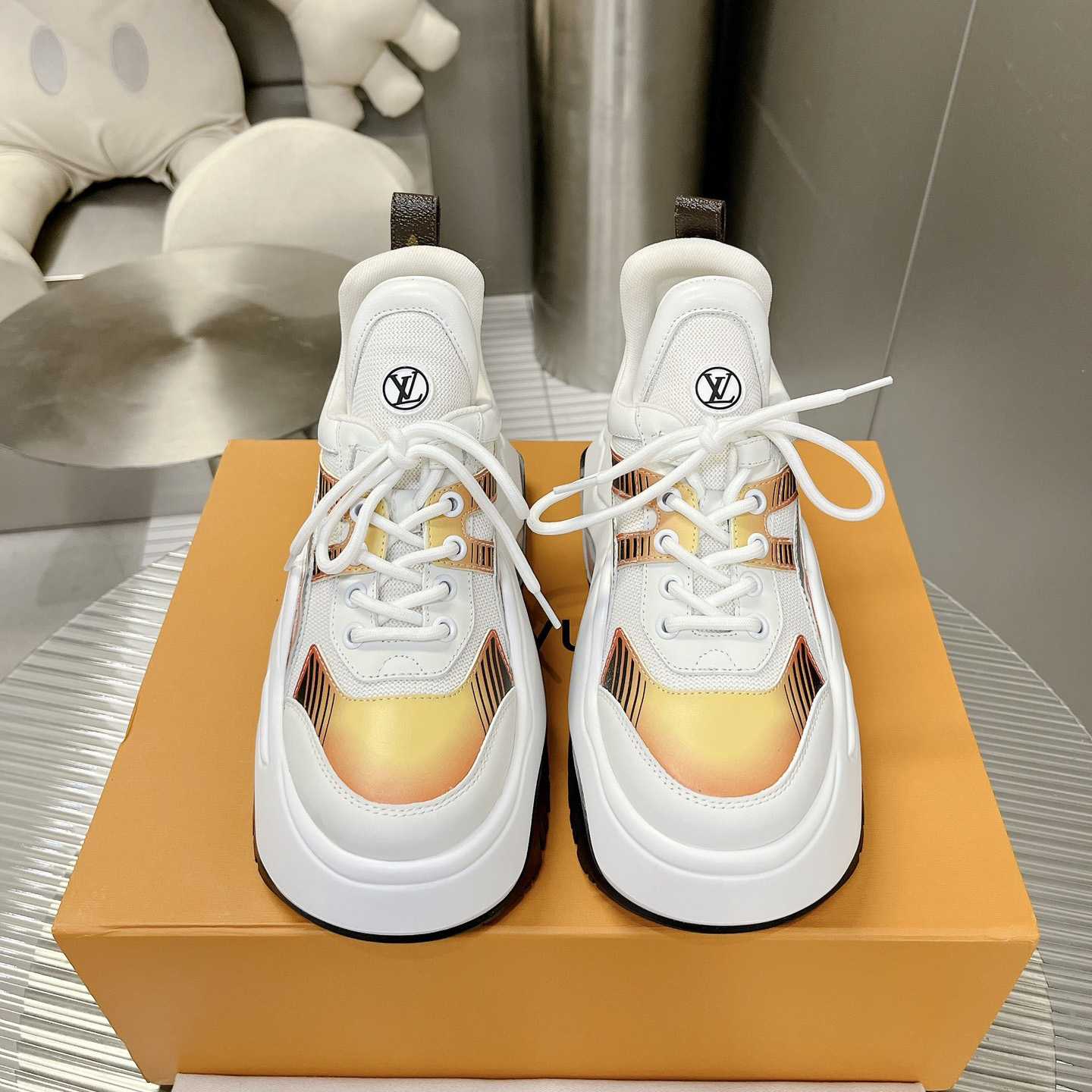 Louis Vuitton LV Archlight 2.0 Platform Sneaker    1ABHZZ - EUR FASHION