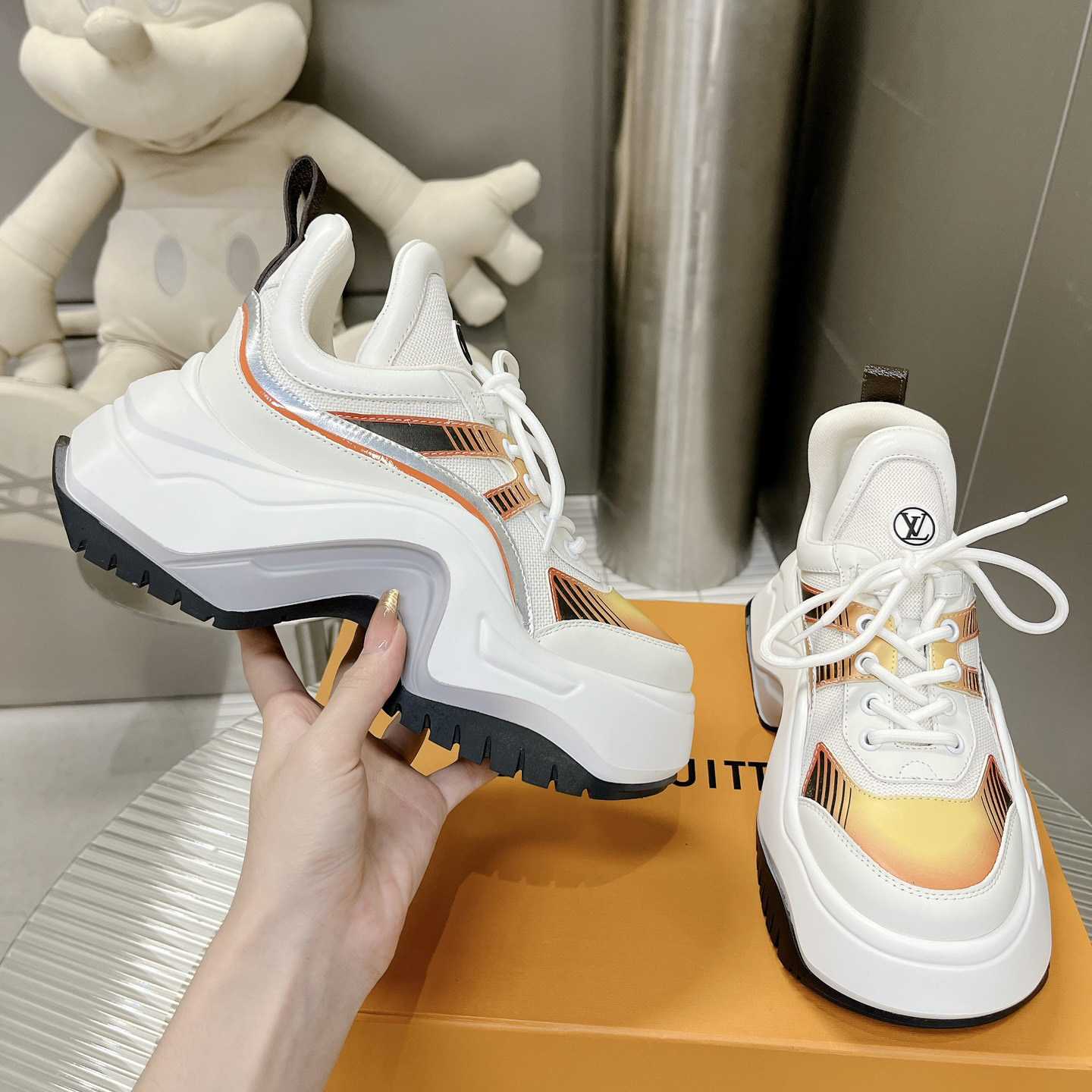 Louis Vuitton LV Archlight 2.0 Platform Sneaker    1ABHZZ - EUR FASHION