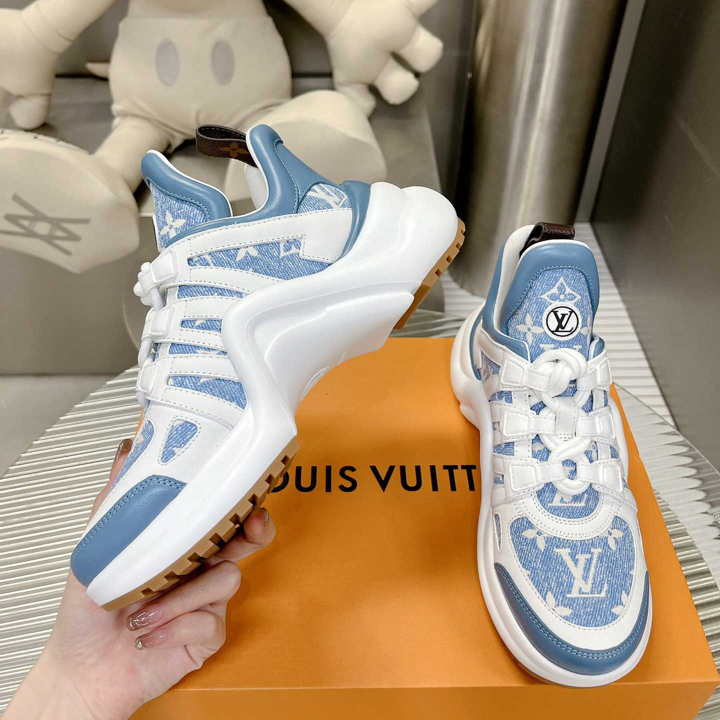 Louis Vuitton LV Archlight Sneaker     1AB30T - EUR FASHION
