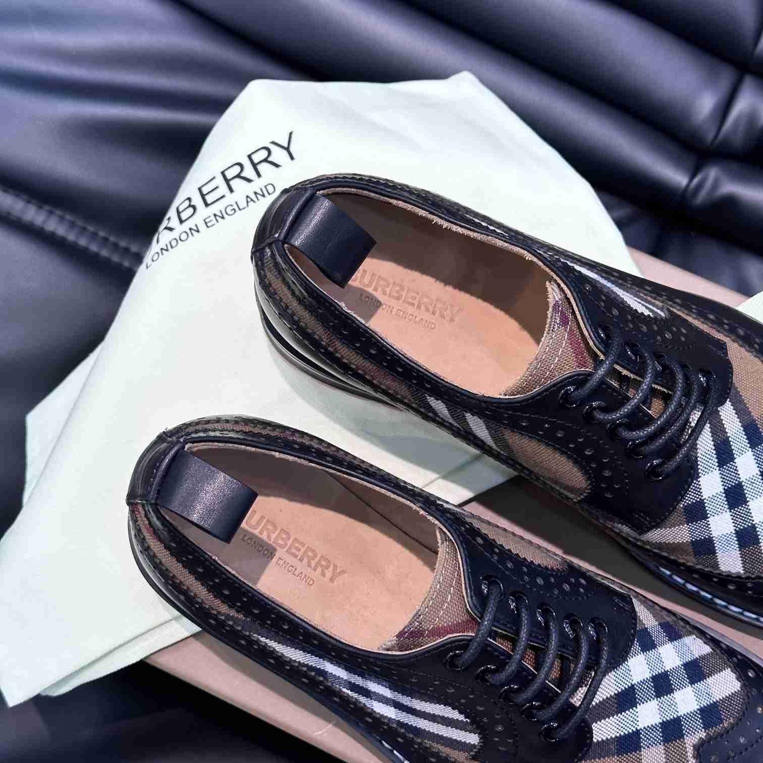Burberry Vintage Check Paneled Derby Shoes - EUR FASHION