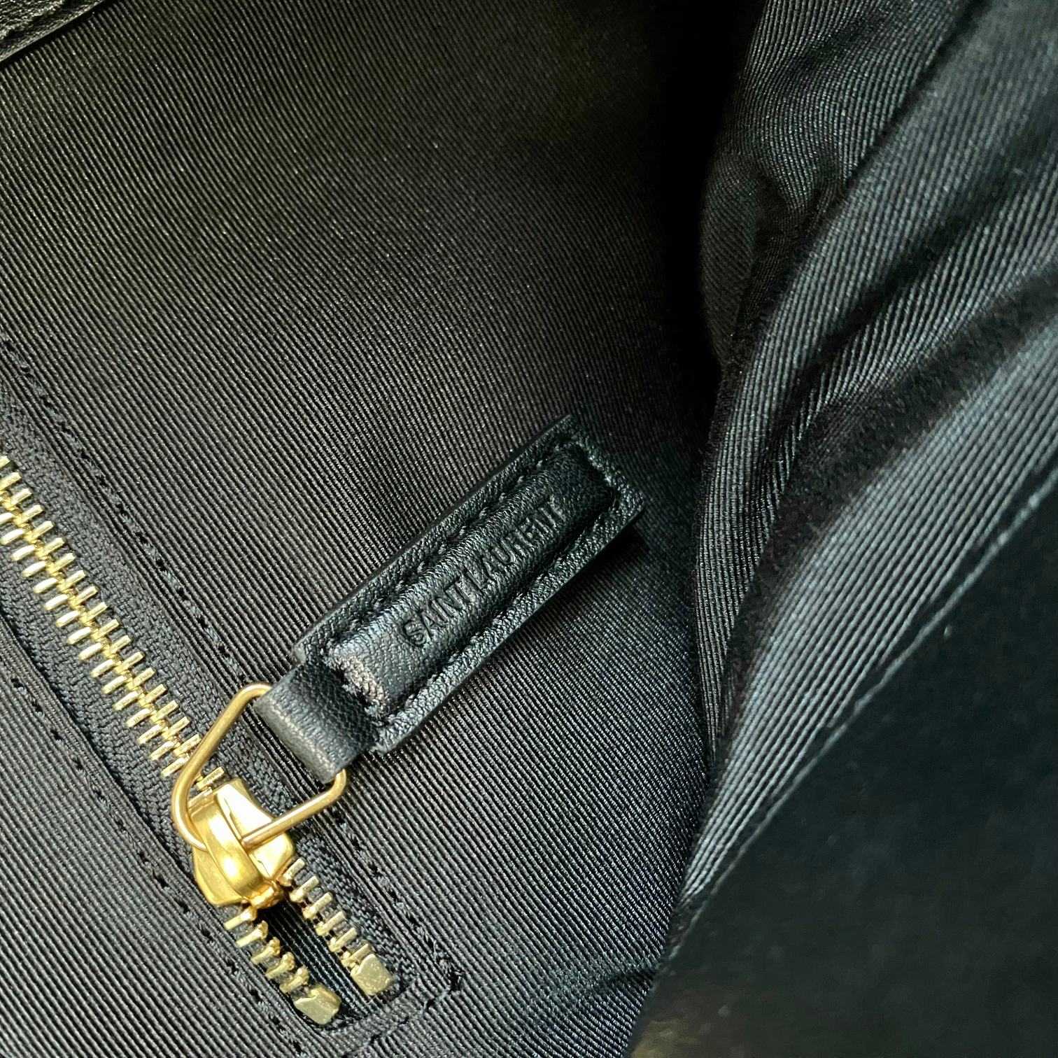 Saint Laurent Quilted Shoulder Bag (41.1x3x36.8cm) - EUR FASHION