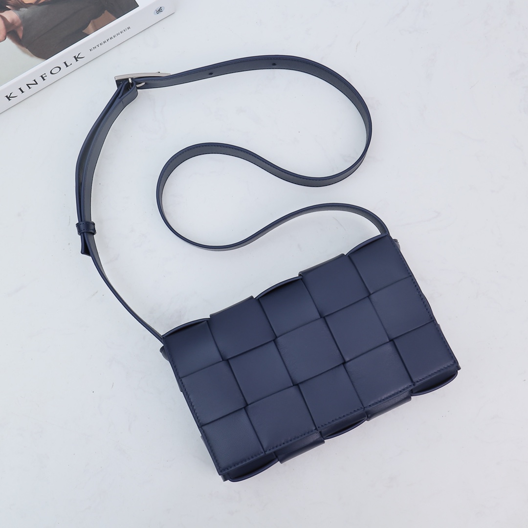 Bottega Veneta Cassette - EUR FASHION