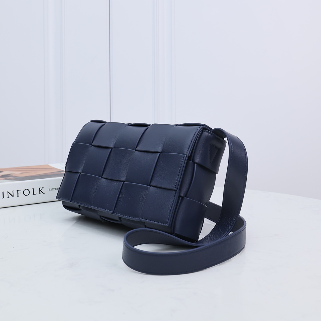 Bottega Veneta Cassette - EUR FASHION