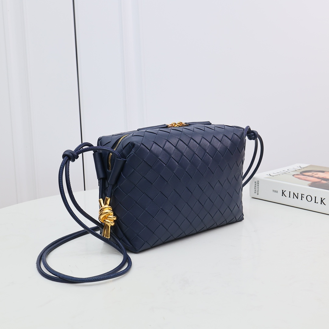 Bottega Veneta Small Loop Camera Bag - EUR FASHION