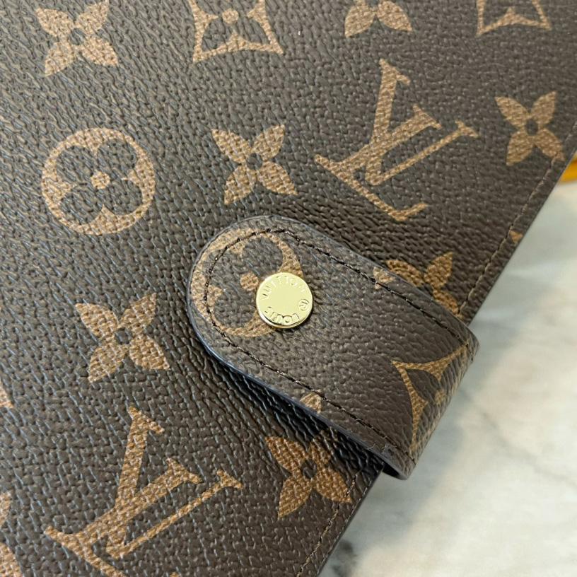 Louis Vuitton Medium Ring Agenda Cover (19x 14 cm) - EUR FASHION