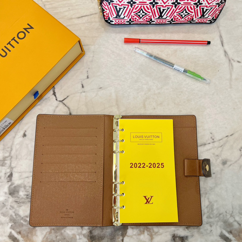 Louis Vuitton Medium Ring Agenda Cover (19x 14 cm) - EUR FASHION