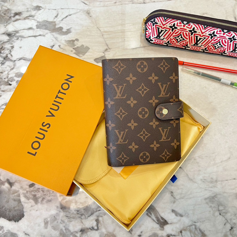 Louis Vuitton Medium Ring Agenda Cover (19x 14 cm) - EUR FASHION