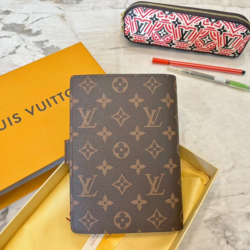 Louis Vuitton Medium Ring Agenda Cover (19x 14 cm) - EUR FASHION