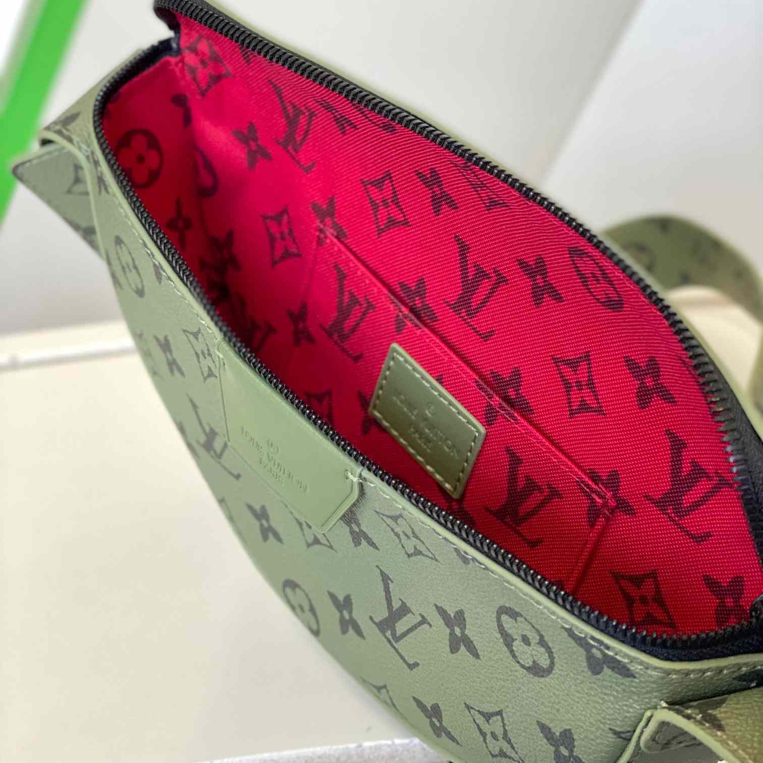 Louis Vuitton LV Moon Crossbody (24.5 x 16 x4.5cm)  M23838 - EUR FASHION