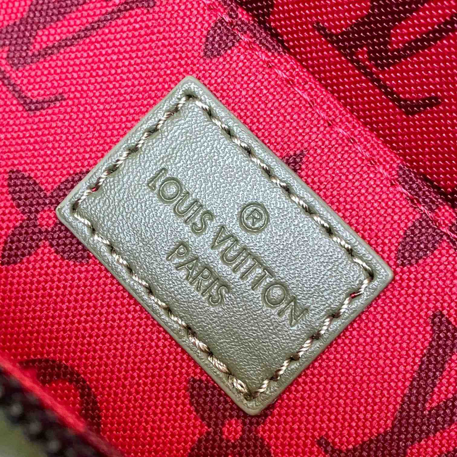 Louis Vuitton LV Moon Crossbody (24.5 x 16 x4.5cm)  M23838 - EUR FASHION