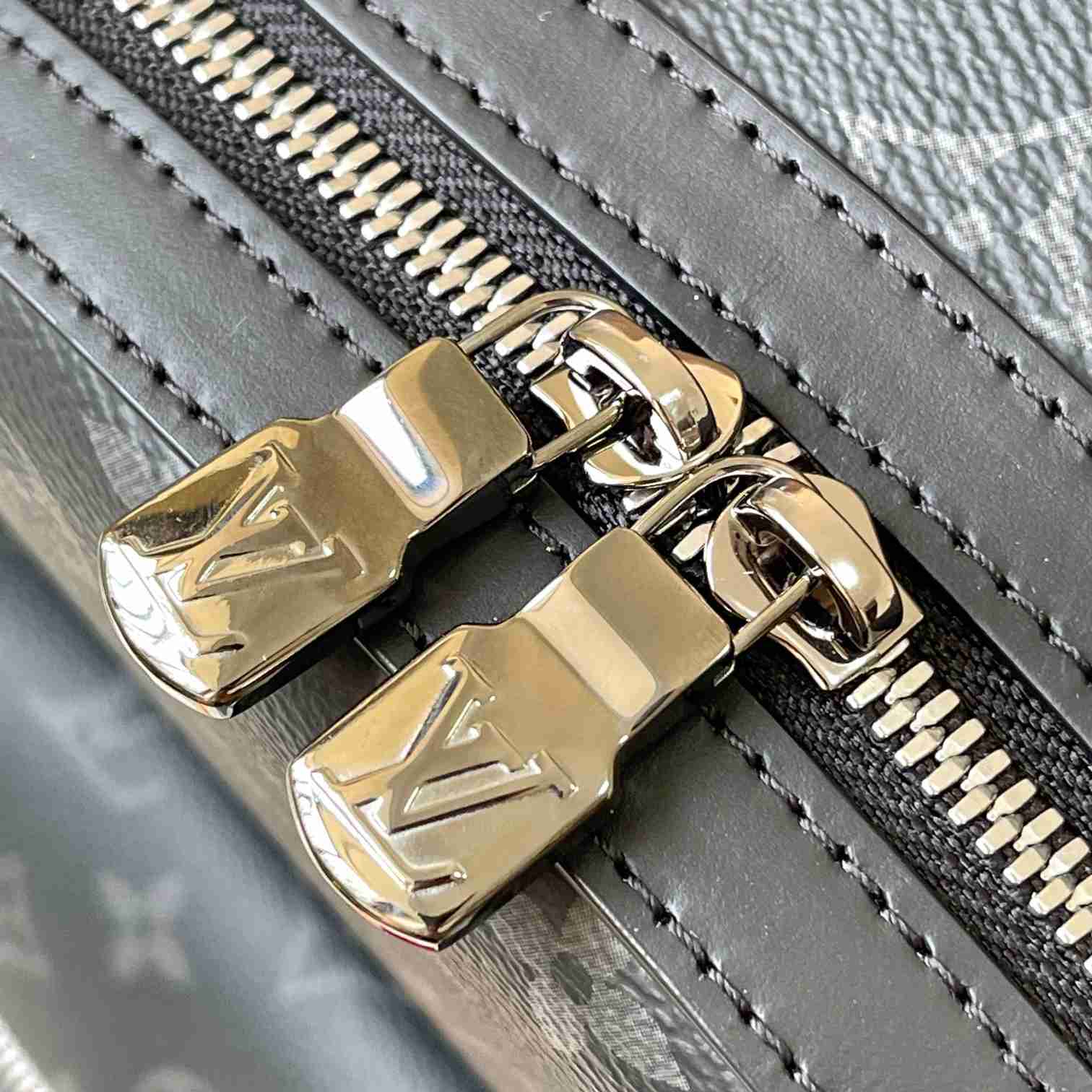 Louis Vuitton Discovery Backpack PM  (29*38*20cm)     M22558 - EUR FASHION