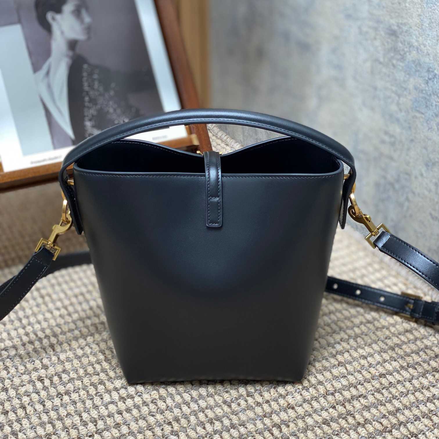 Saint Laurent Le 37 Small In Shiny Leather - EUR FASHION