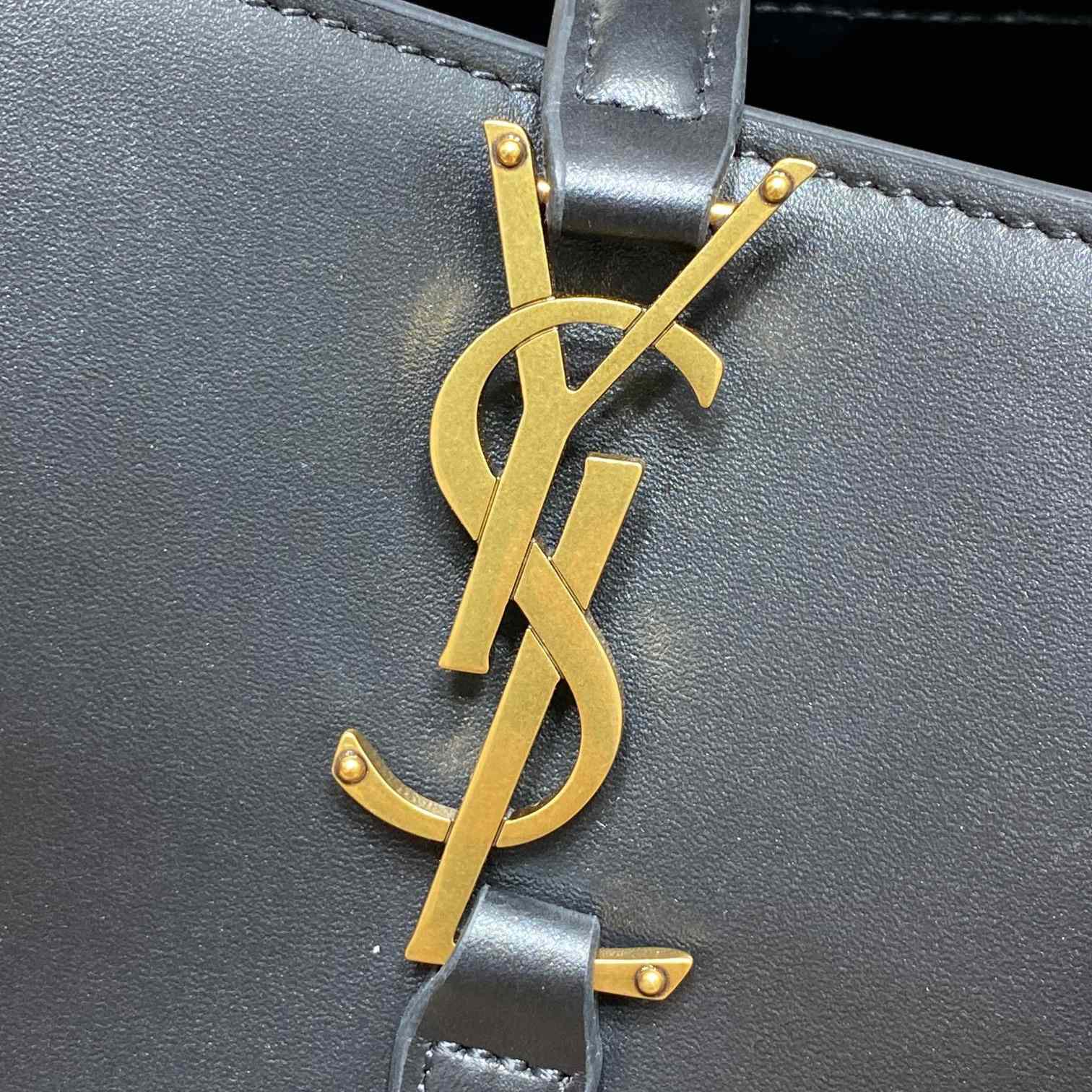 Saint Laurent Le 37 Small In Shiny Leather - EUR FASHION