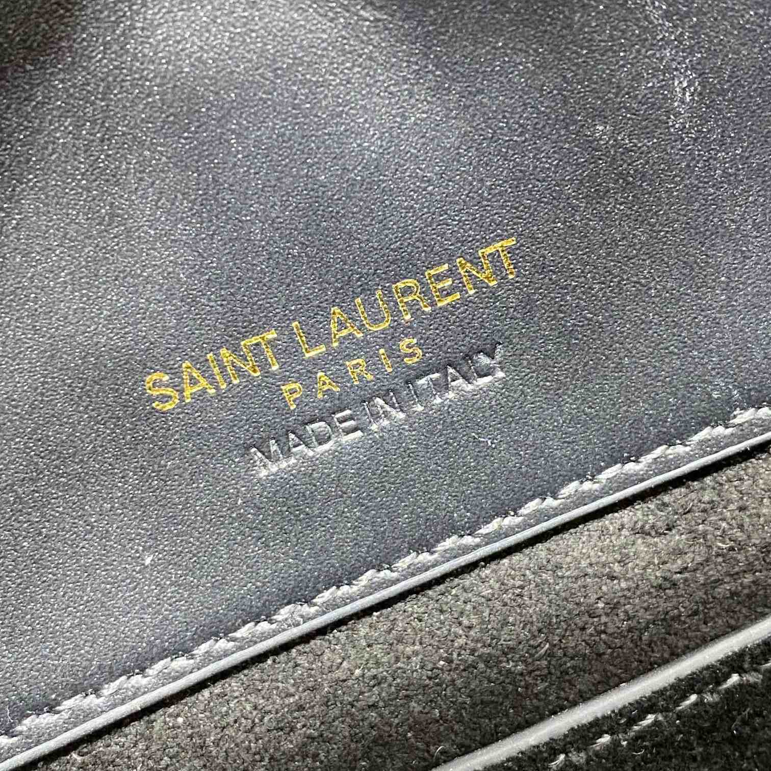 Saint Laurent Le 37 Small In Shiny Leather - EUR FASHION