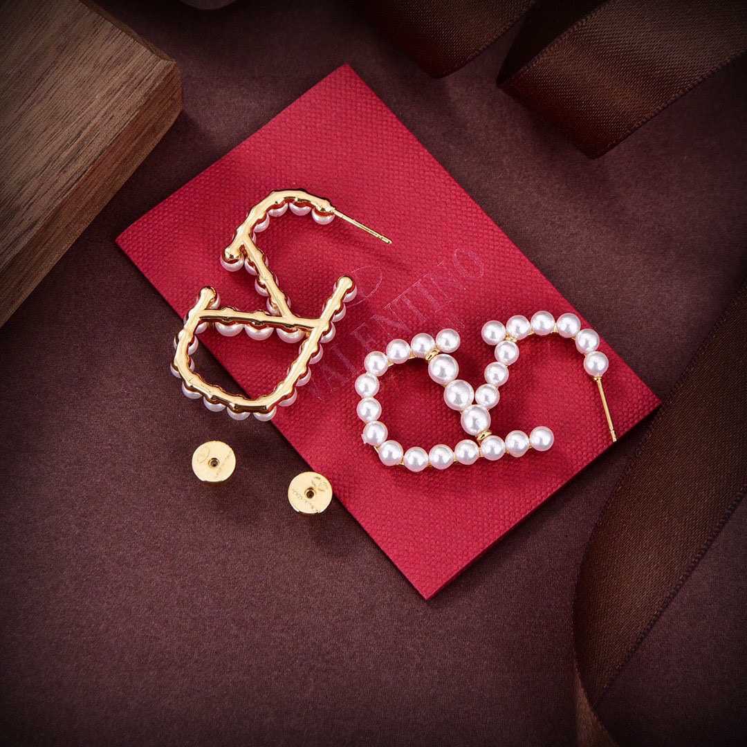 Valenti Garavani VLogo Signature Pearlescent Earrings - EUR FASHION