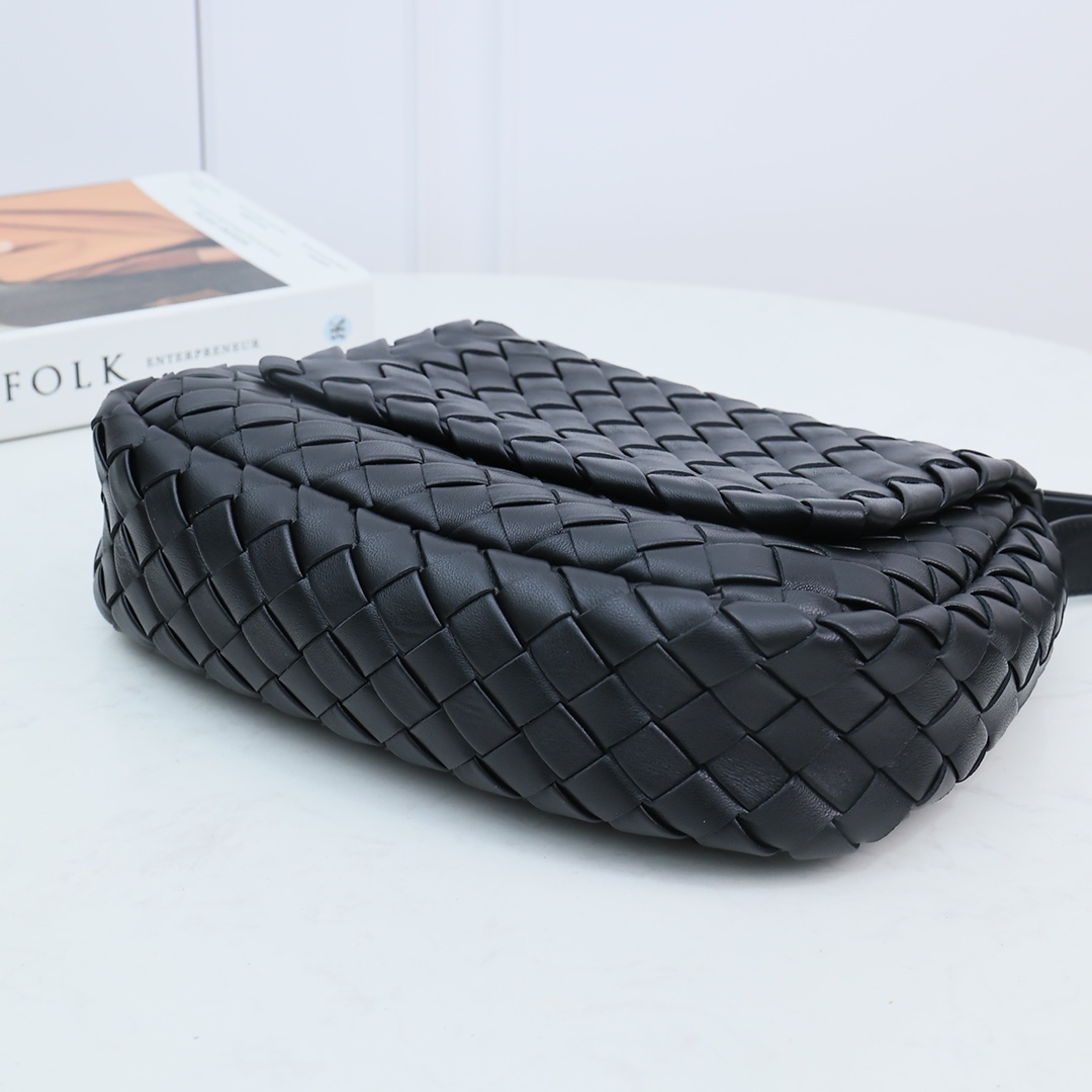 Bottega Veneta Small Cobble Messenger - EUR FASHION