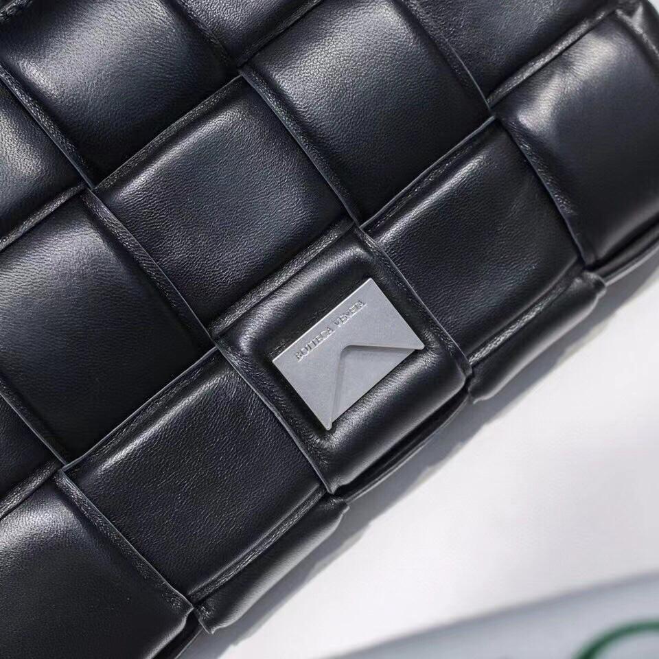 Bottega Veneta Padded Cassette Bag(26*18*8CM) - EUR FASHION