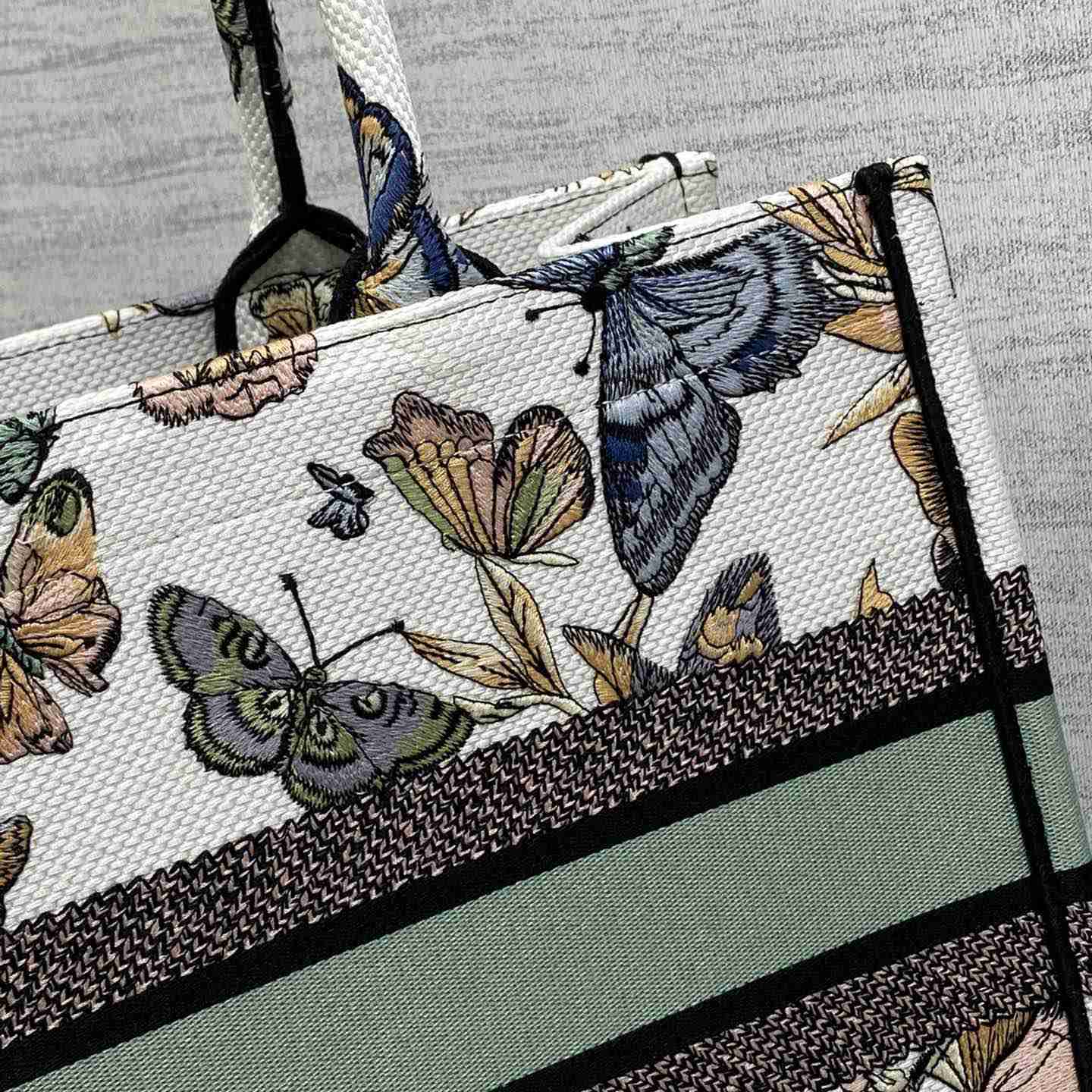 Dior Medium Dior Book Tote - EUR FASHION