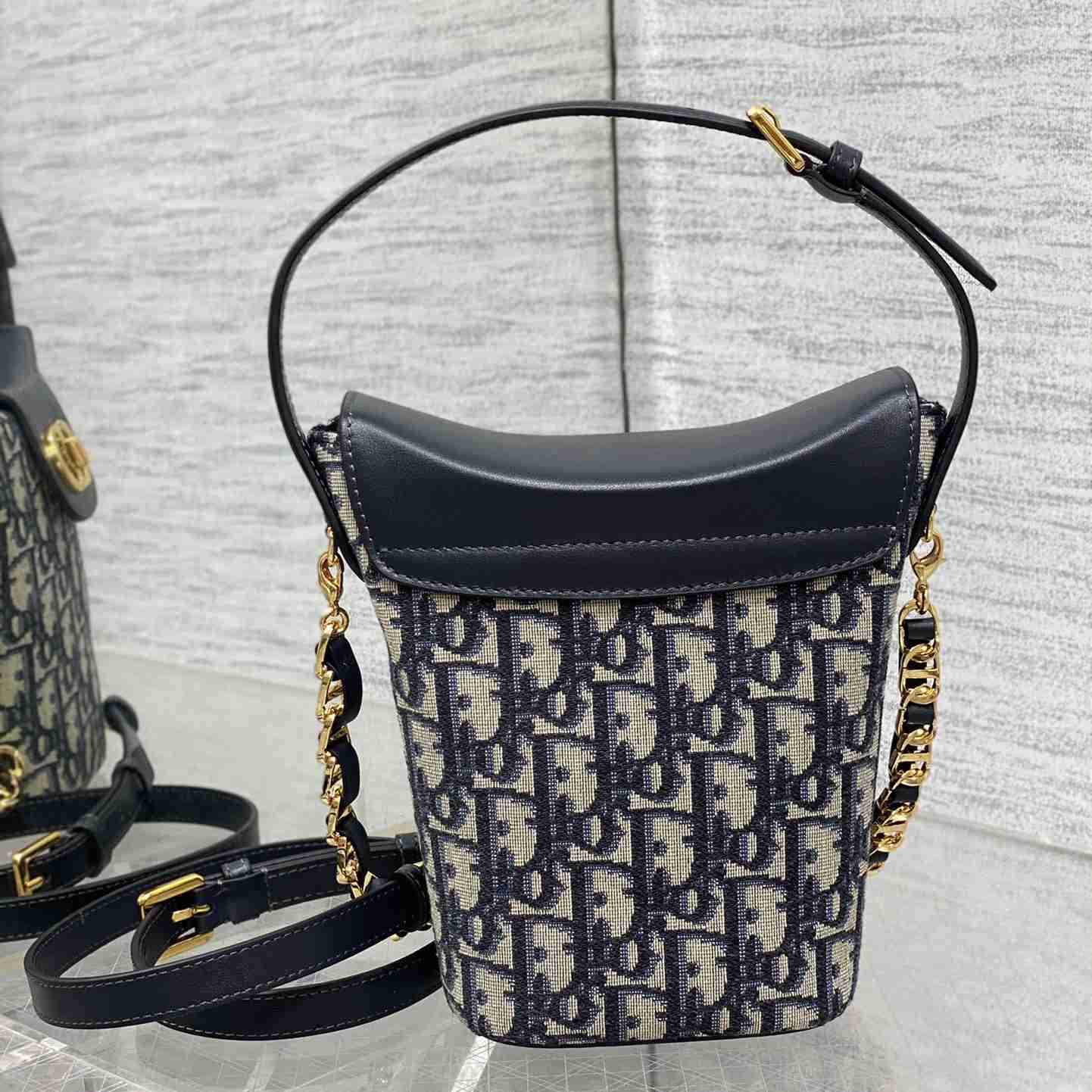 Dior 30 Montaigne Dior Amber Mini Bucket Bag - EUR FASHION