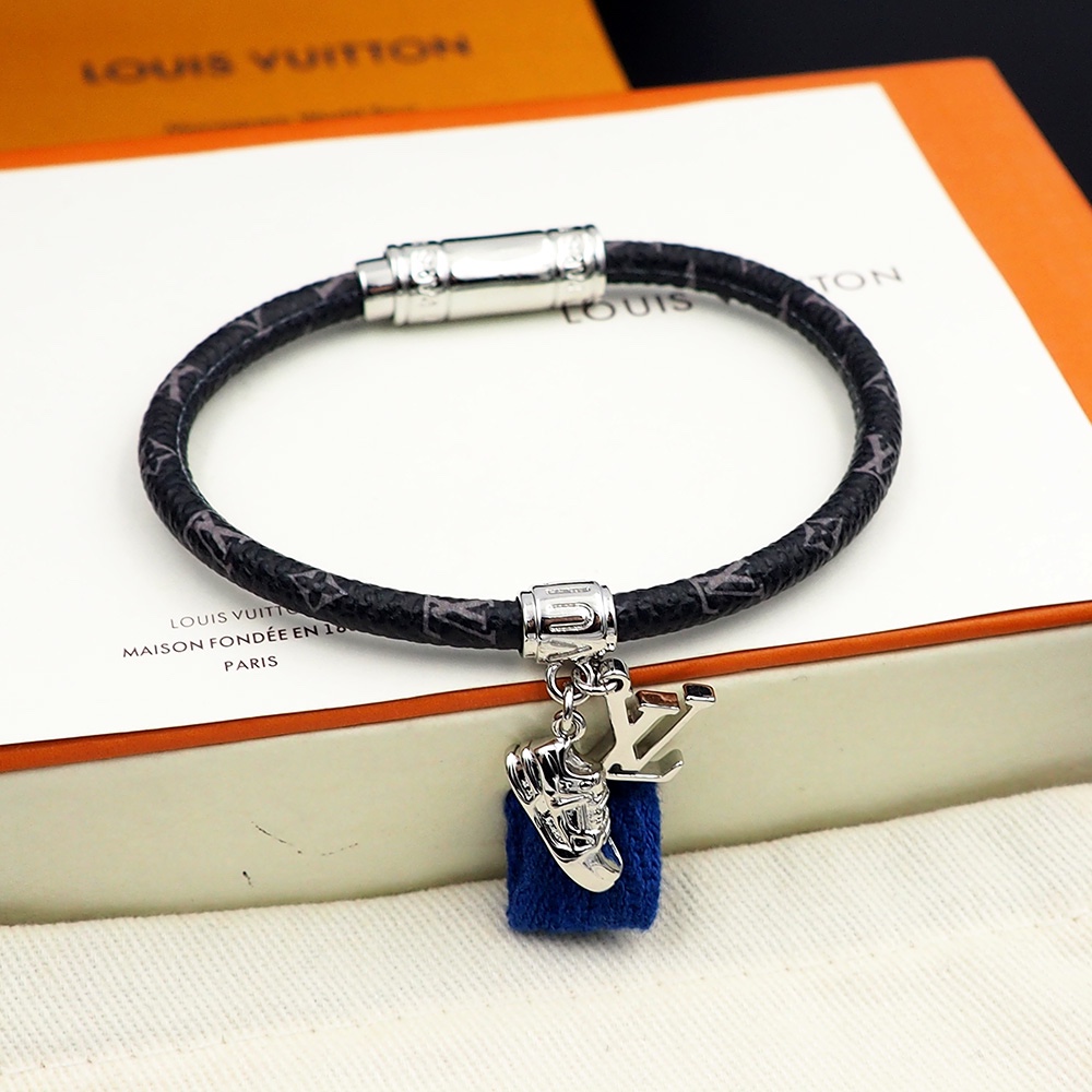 Louis Vuitto LV Icon Trainer Leather Bracelet   M8343 - EUR FASHION