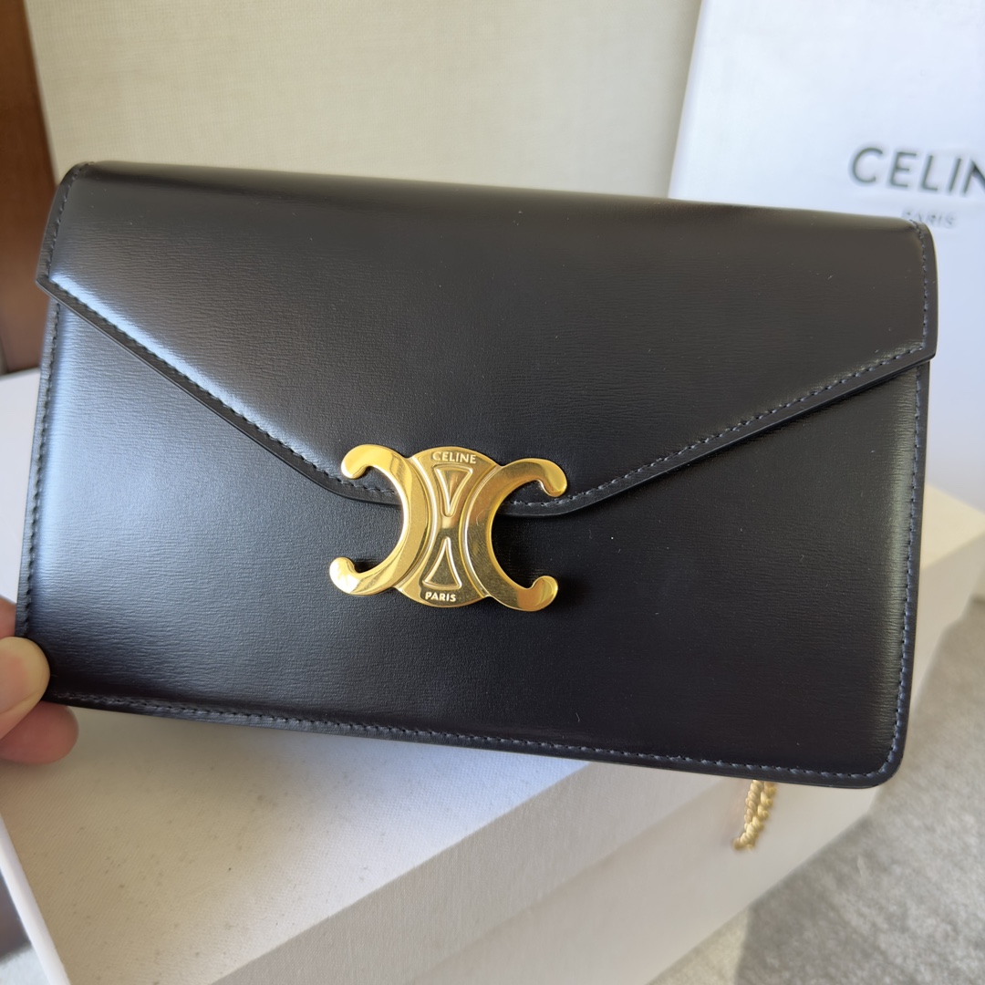 Celine Wallet On Chain Margo In Shiny Calfskin - EUR FASHION