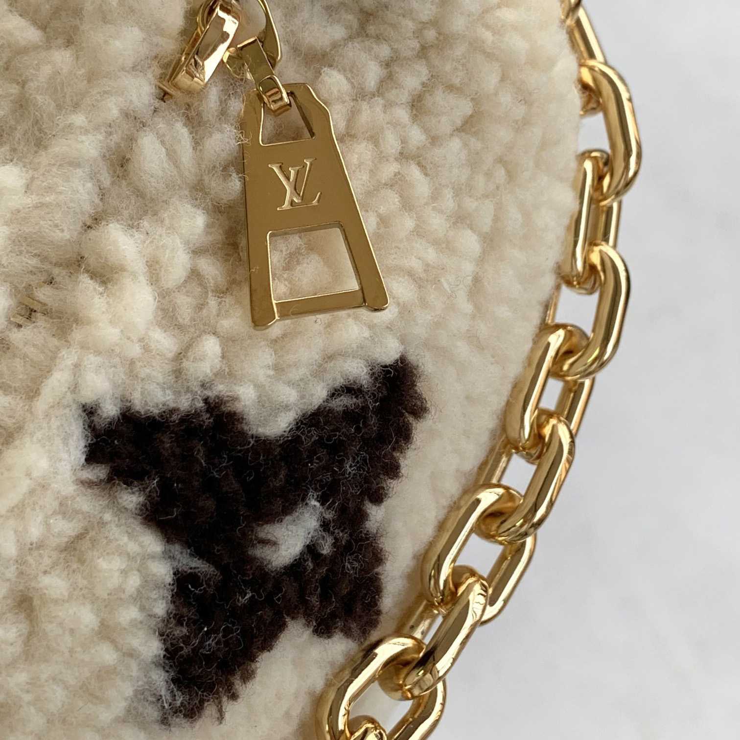 Louis Vuitton Over The Moon   M23321 - EUR FASHION
