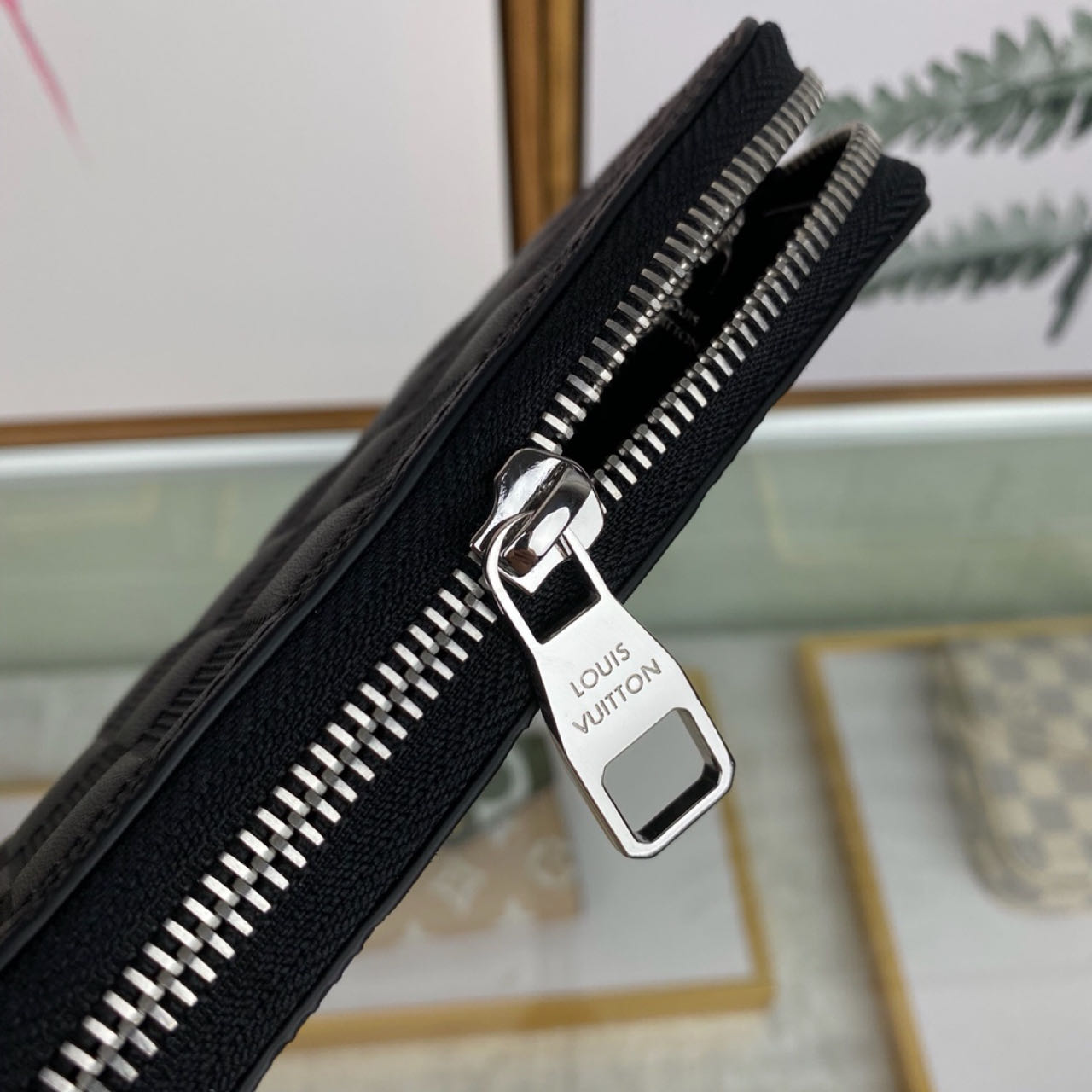 Louis Vuitton Zippy Vertical - EUR FASHION