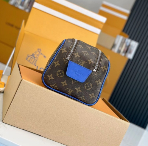 Louis Vuitton Dopp Kit      M46763 - EUR FASHION