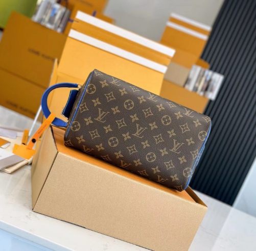 Louis Vuitton Dopp Kit      M46763 - EUR FASHION