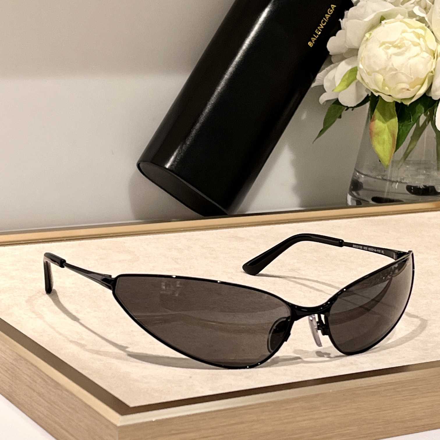 Balenciaga Razor Cat Sunglasses In Black - EUR FASHION