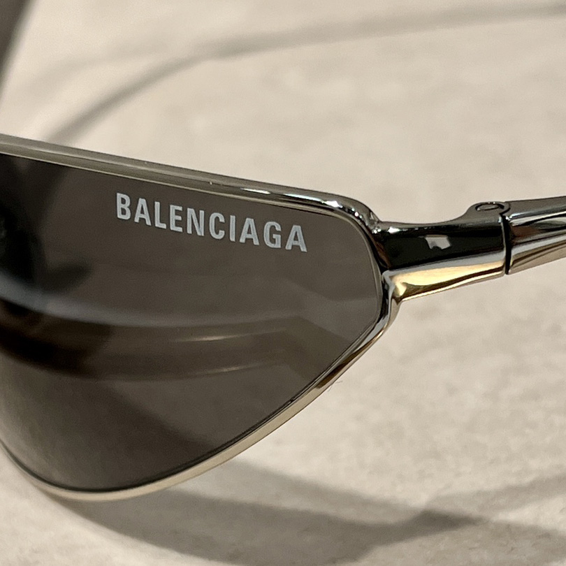 Balenciaga Razor Cat Sunglasses In Black - EUR FASHION