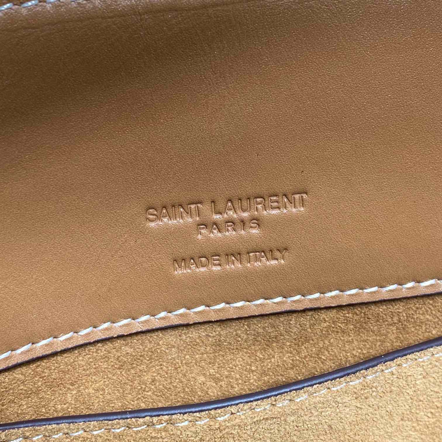 Saint Laurent Le 37 Small In Shiny Leather - EUR FASHION