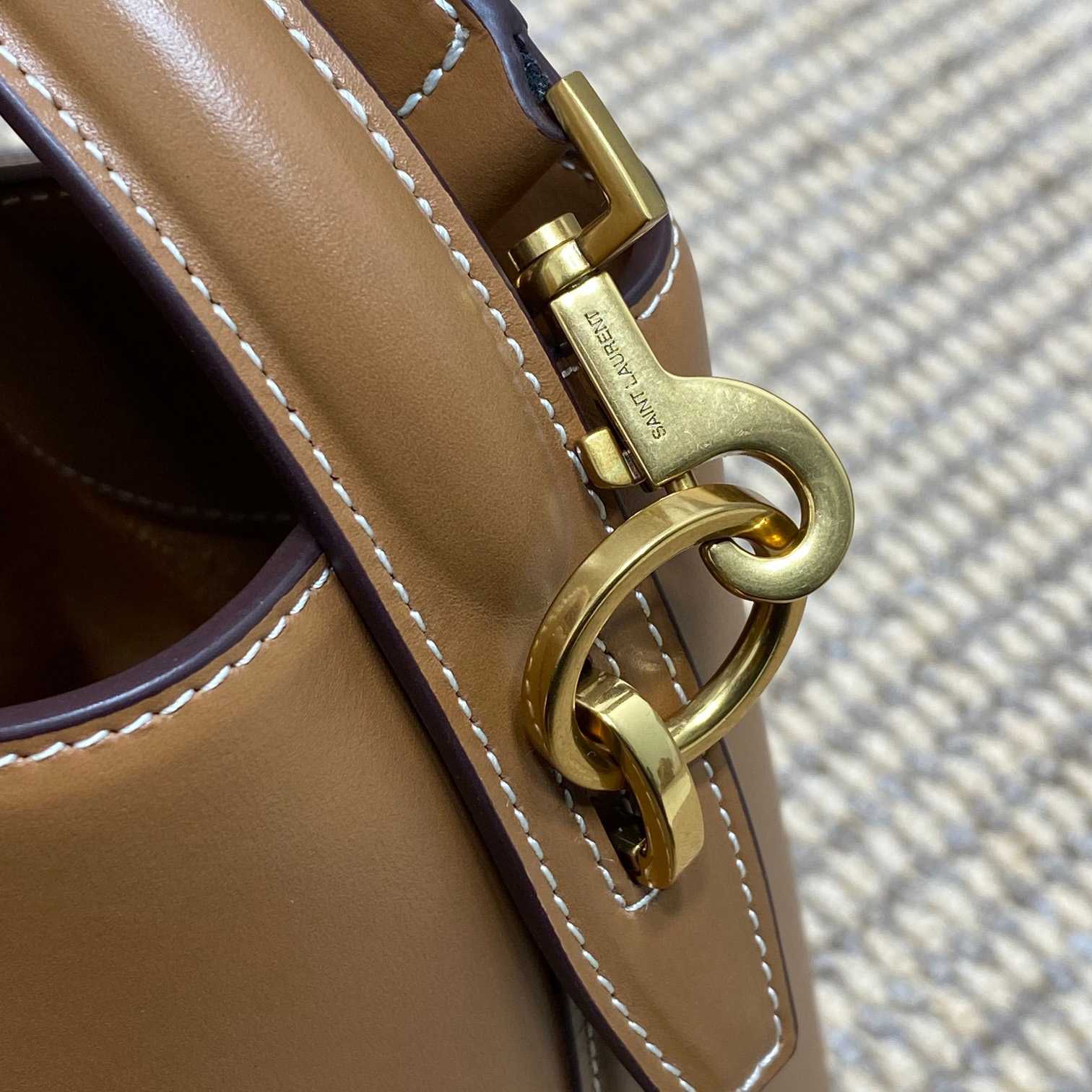 Saint Laurent Le 37 Small In Shiny Leather - EUR FASHION