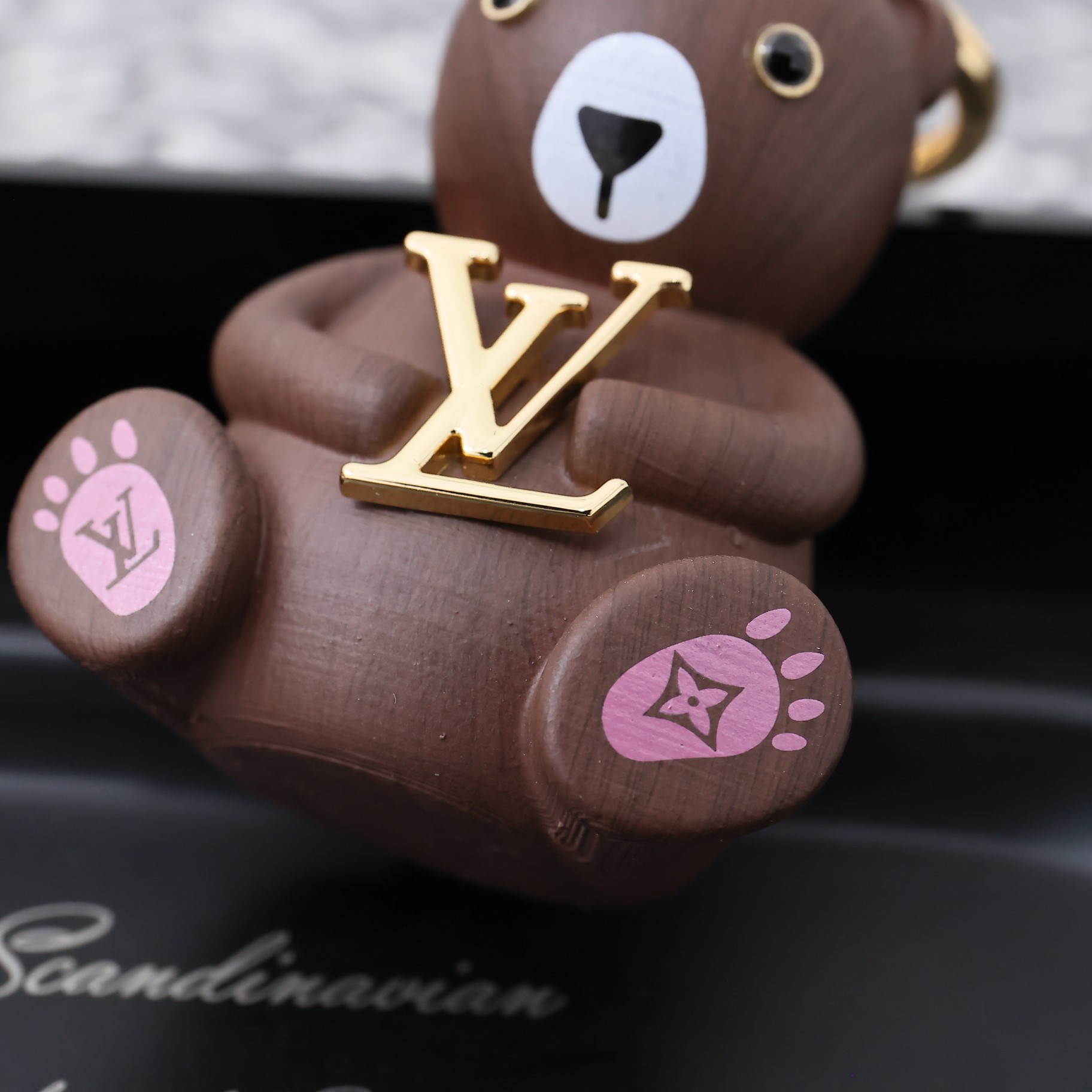 Louis Vuitton LV Teddy Bear Keyring And Bag Charm   M01360 - EUR FASHION
