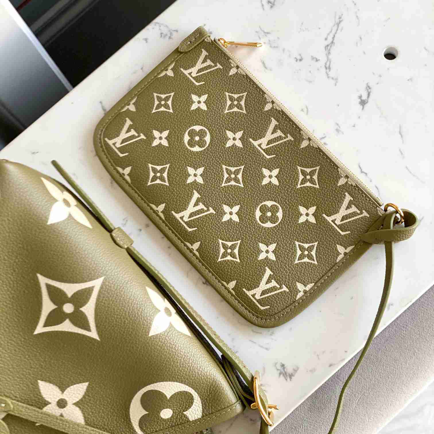 Louis Vuitton CarryAll PM    M46672 - EUR FASHION