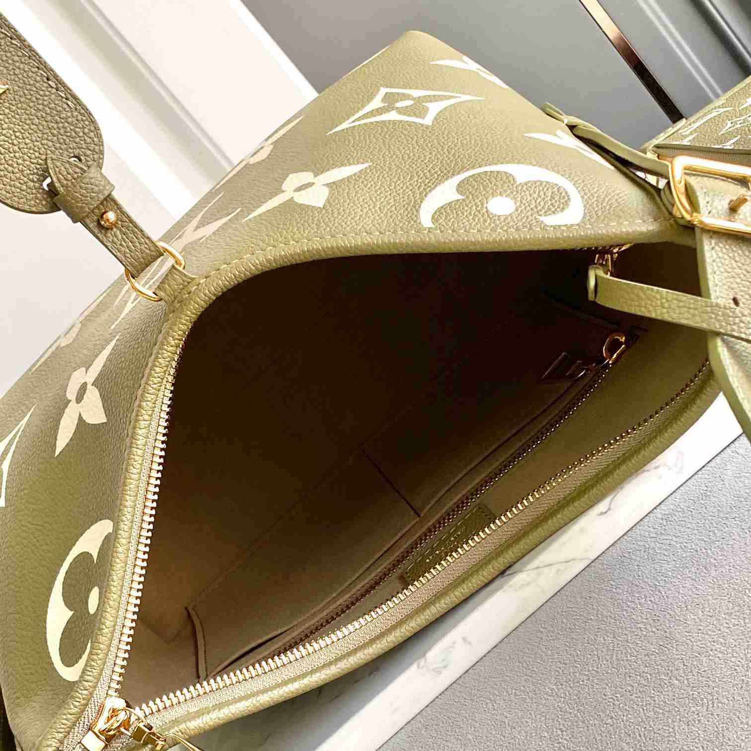 Louis Vuitton CarryAll PM    M46672 - EUR FASHION