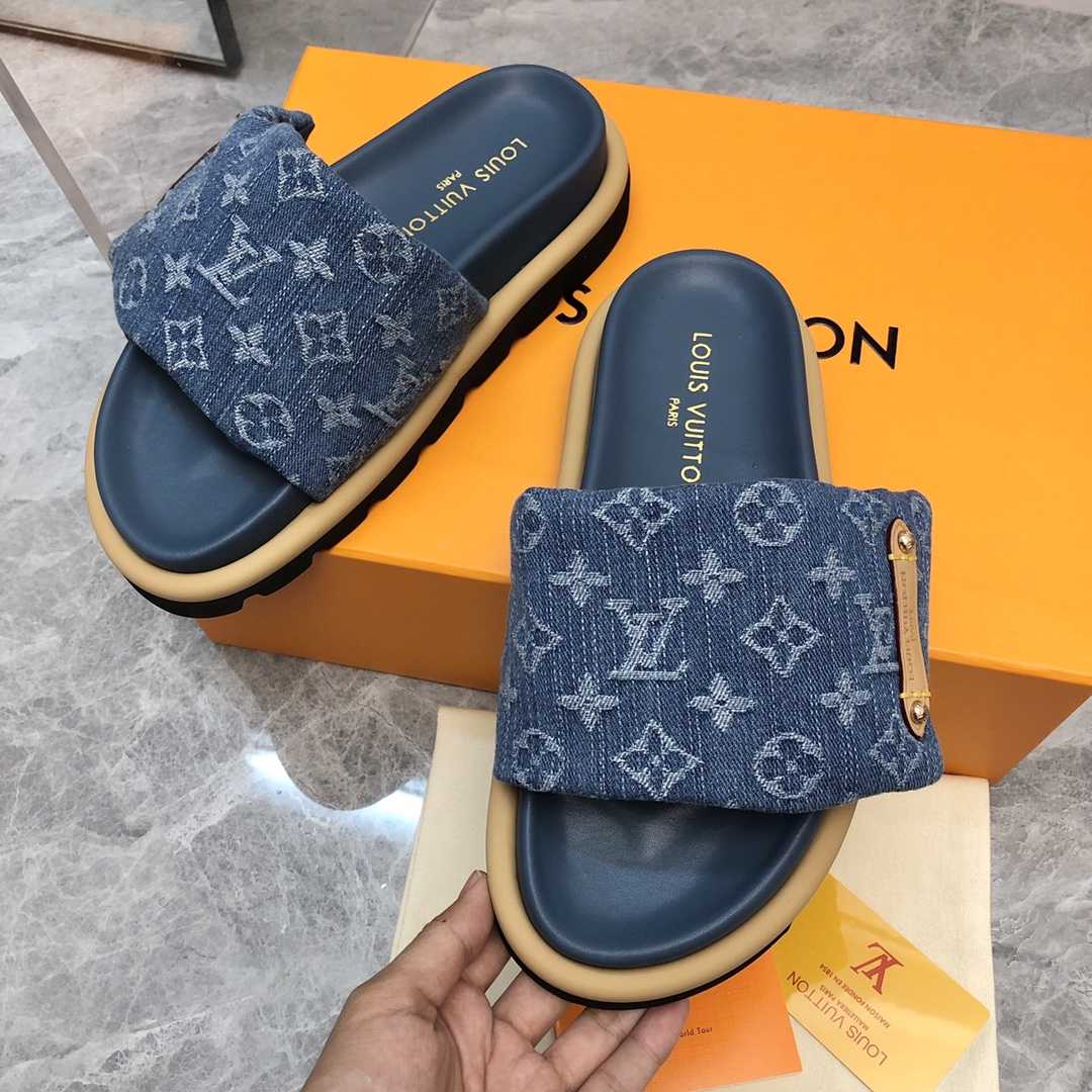 Louis Vuitton Pool Pillow Flat Comfort Mule     1ACJVH - EUR FASHION