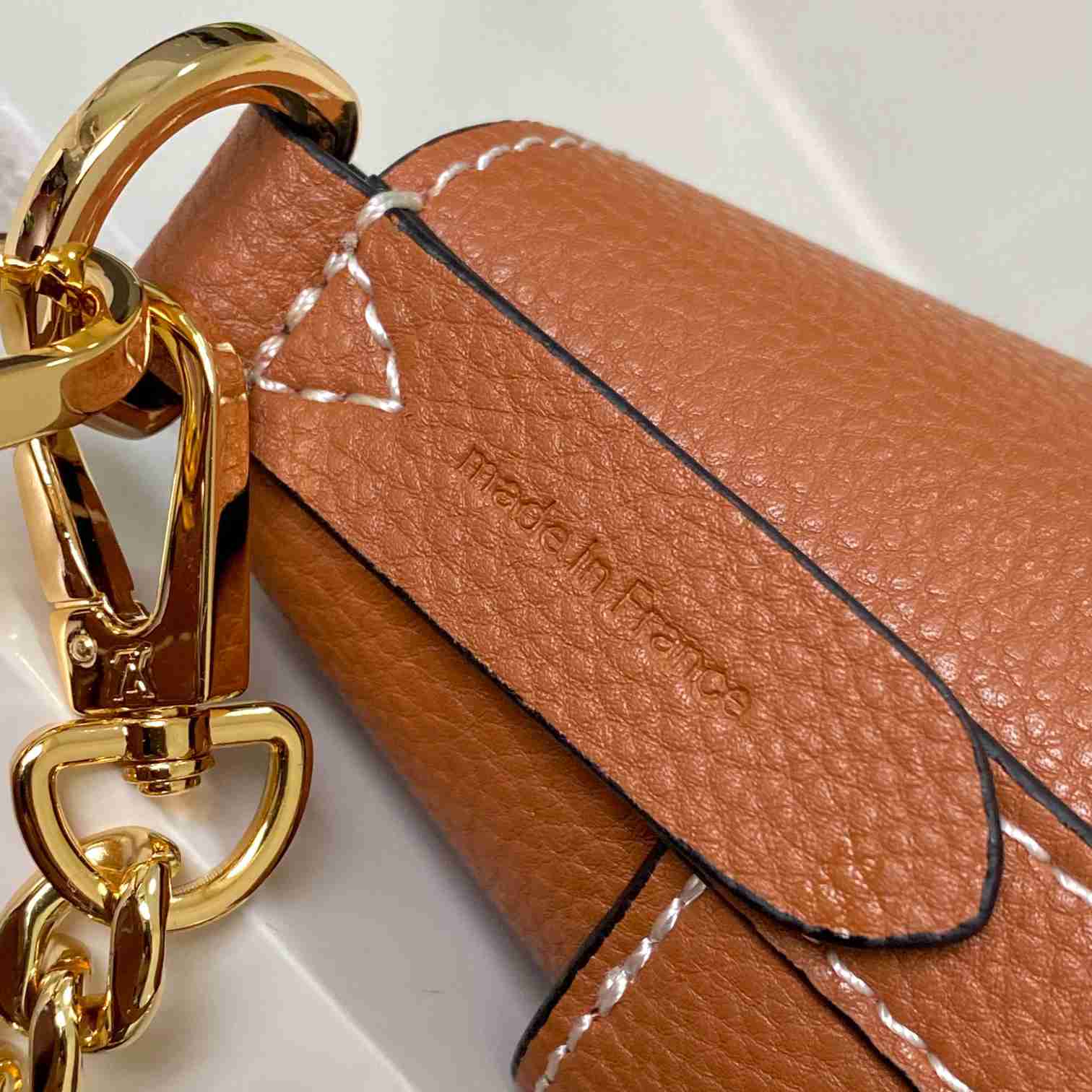 Louis Vuitton Lock and Walk    M24165 - EUR FASHION