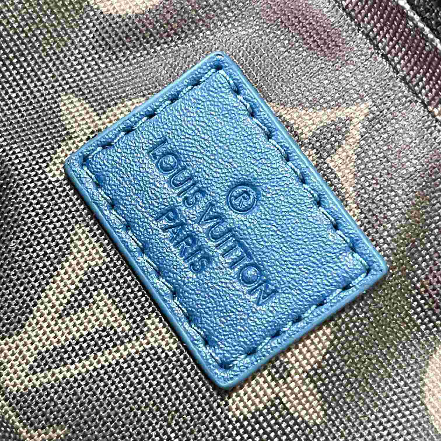 Louis Vuitton Alpha Wearable Wallet   M82801 - EUR FASHION