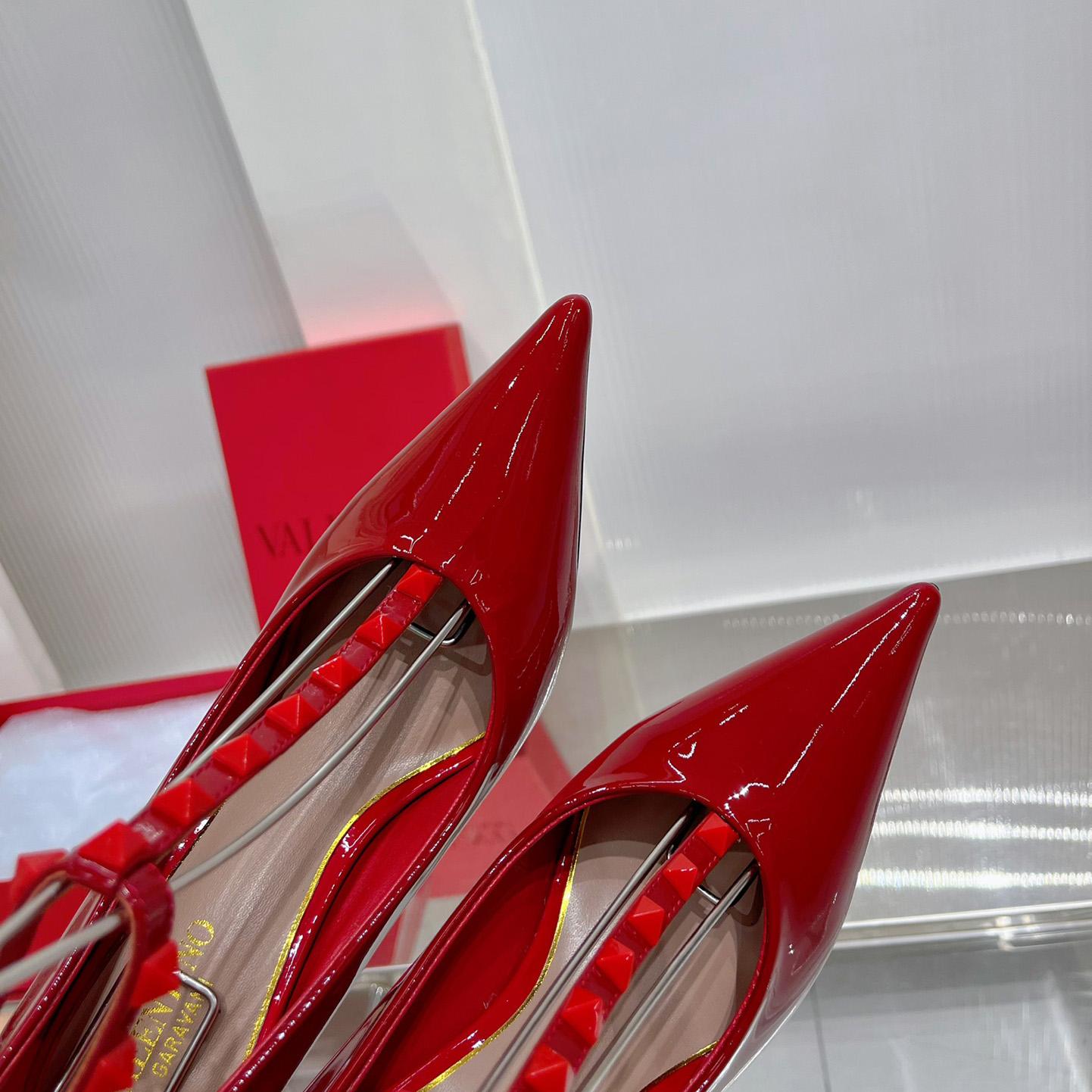 Valenti Rockstud Patent Leather Pumps With Matching Studs 100mm - EUR FASHION