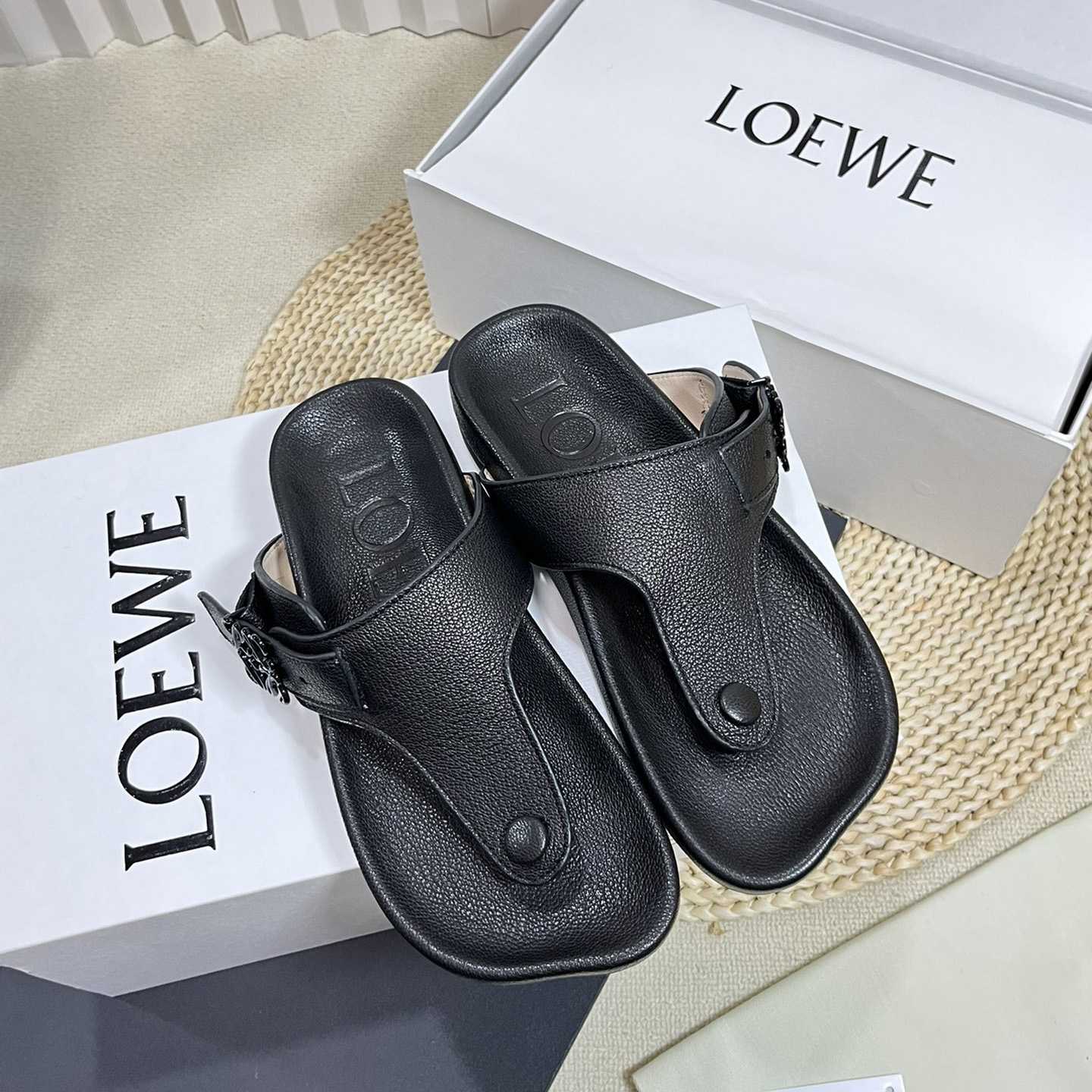 Loewe Anagram Ease Sandal In Kidskin - EUR FASHION