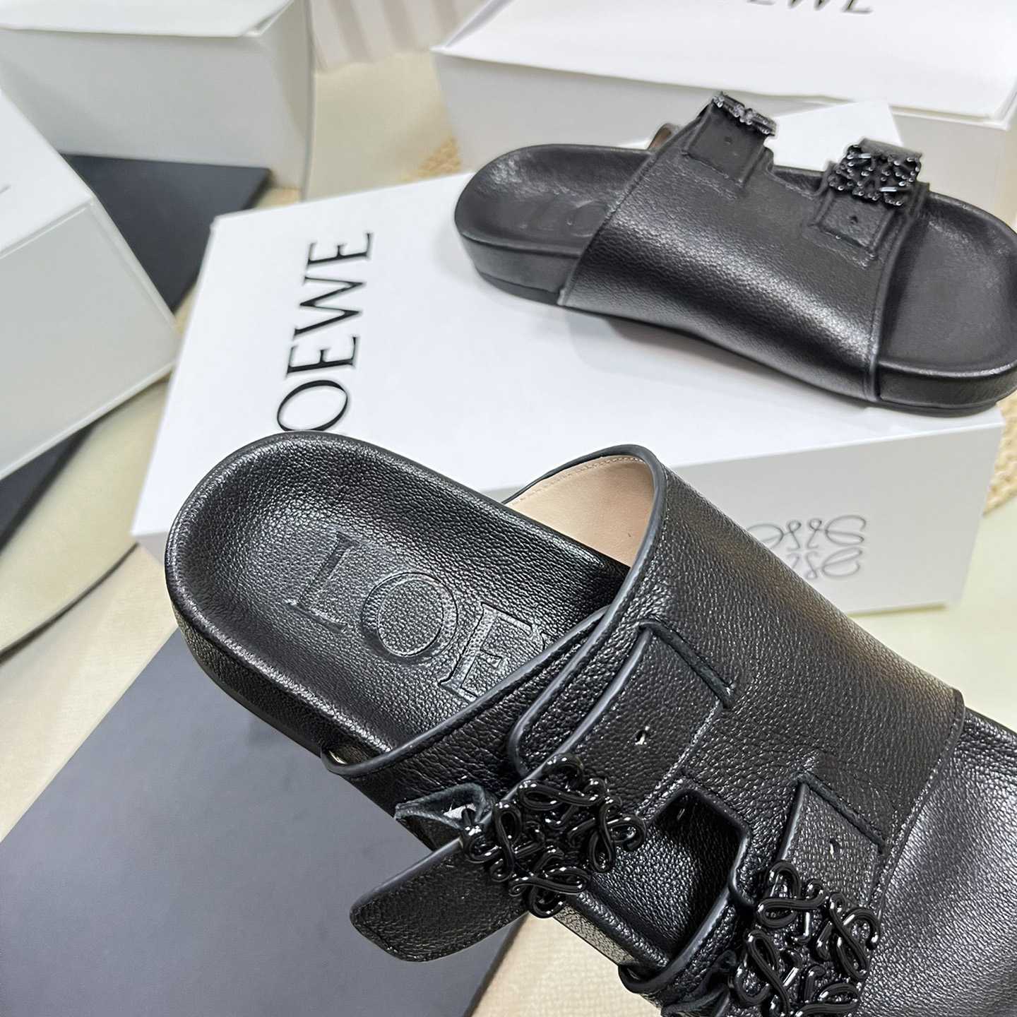 Loewe Ease slide In Goatskin - EUR FASHION