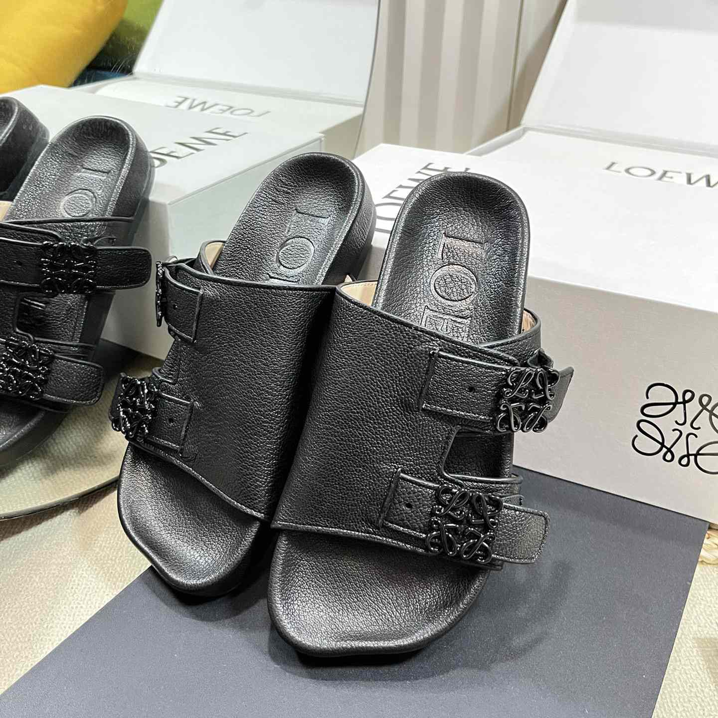 Loewe Ease slide In Goatskin - EUR FASHION